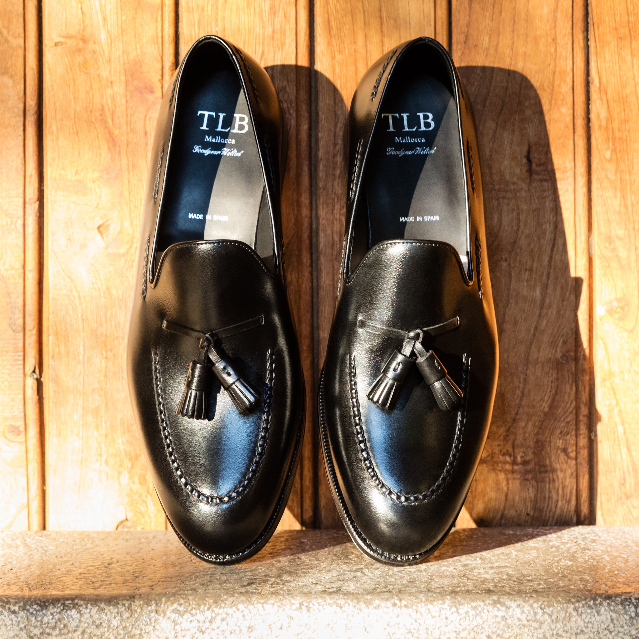 TLB LANCASTER 656 / JONES / BOXCALF NEGRO / TASSEL
